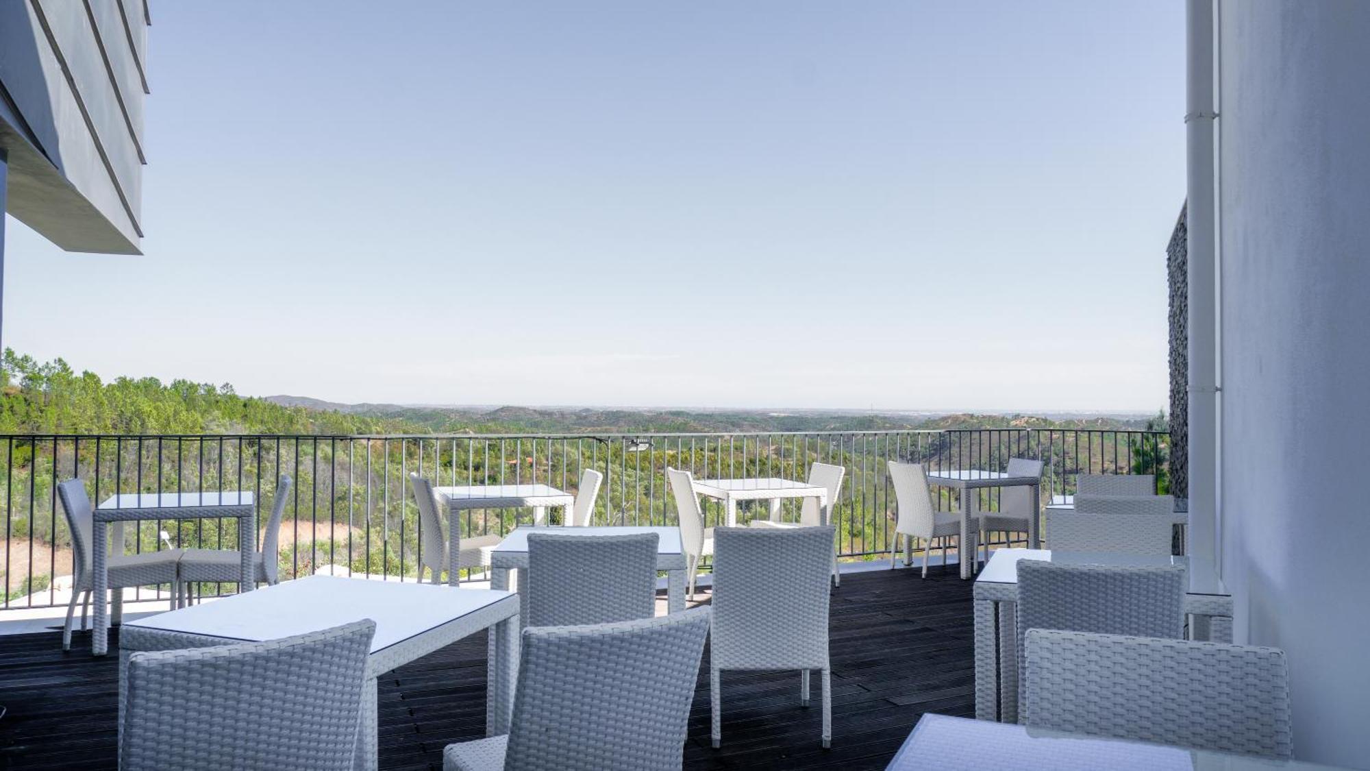 Monchique Resort & Spa Bagian luar foto View from the rooftop