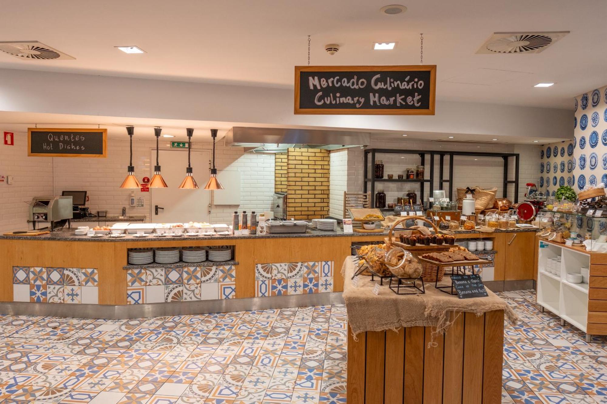 Monchique Resort & Spa Bagian luar foto Gourmet Market