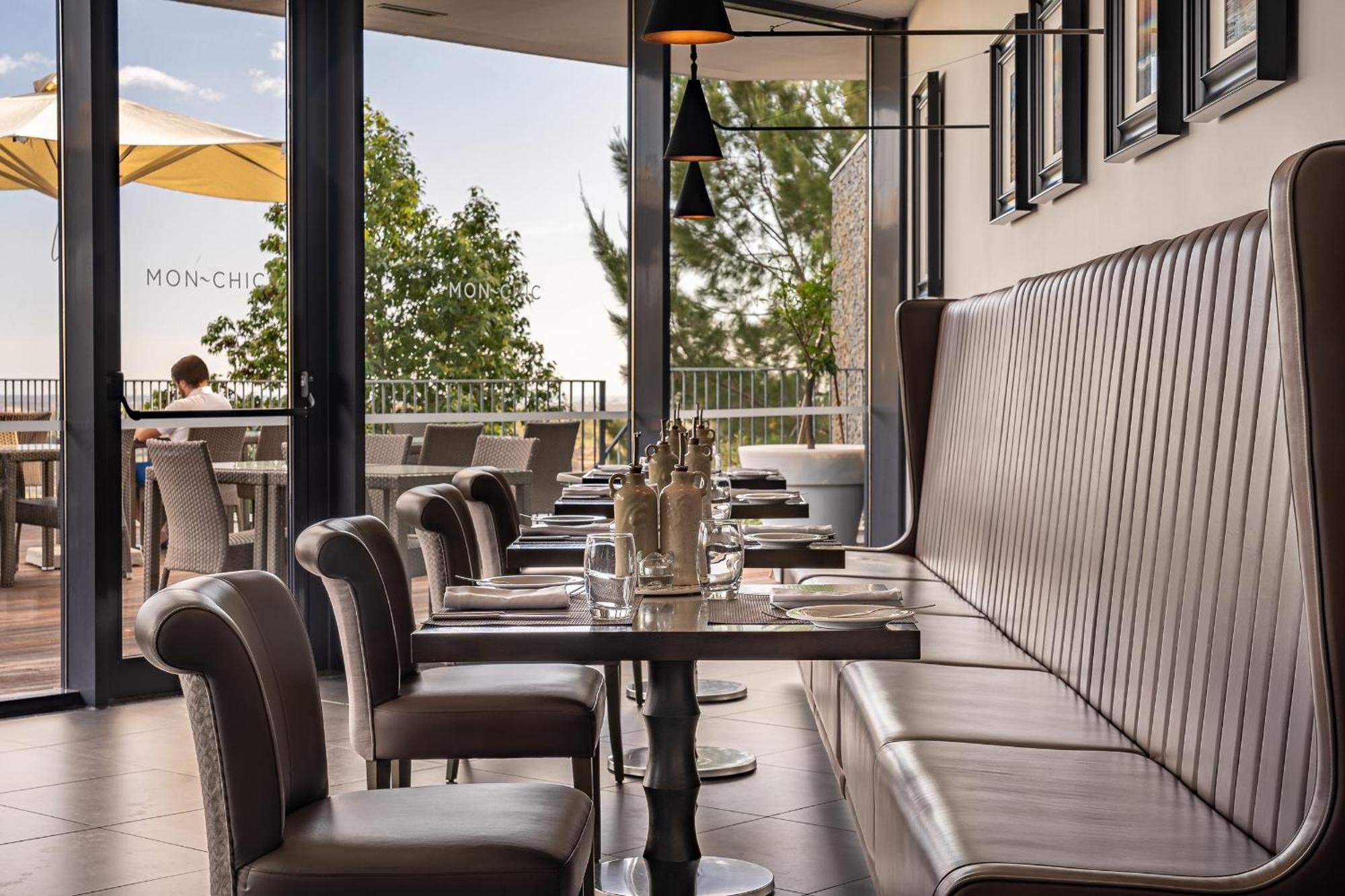 Monchique Resort & Spa Bagian luar foto The interior of the restaurant
